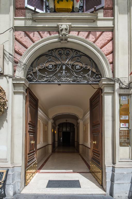 B&B A Picture Of Rome Exterior photo
